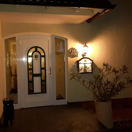 Hotel Grüner Hahn 3*